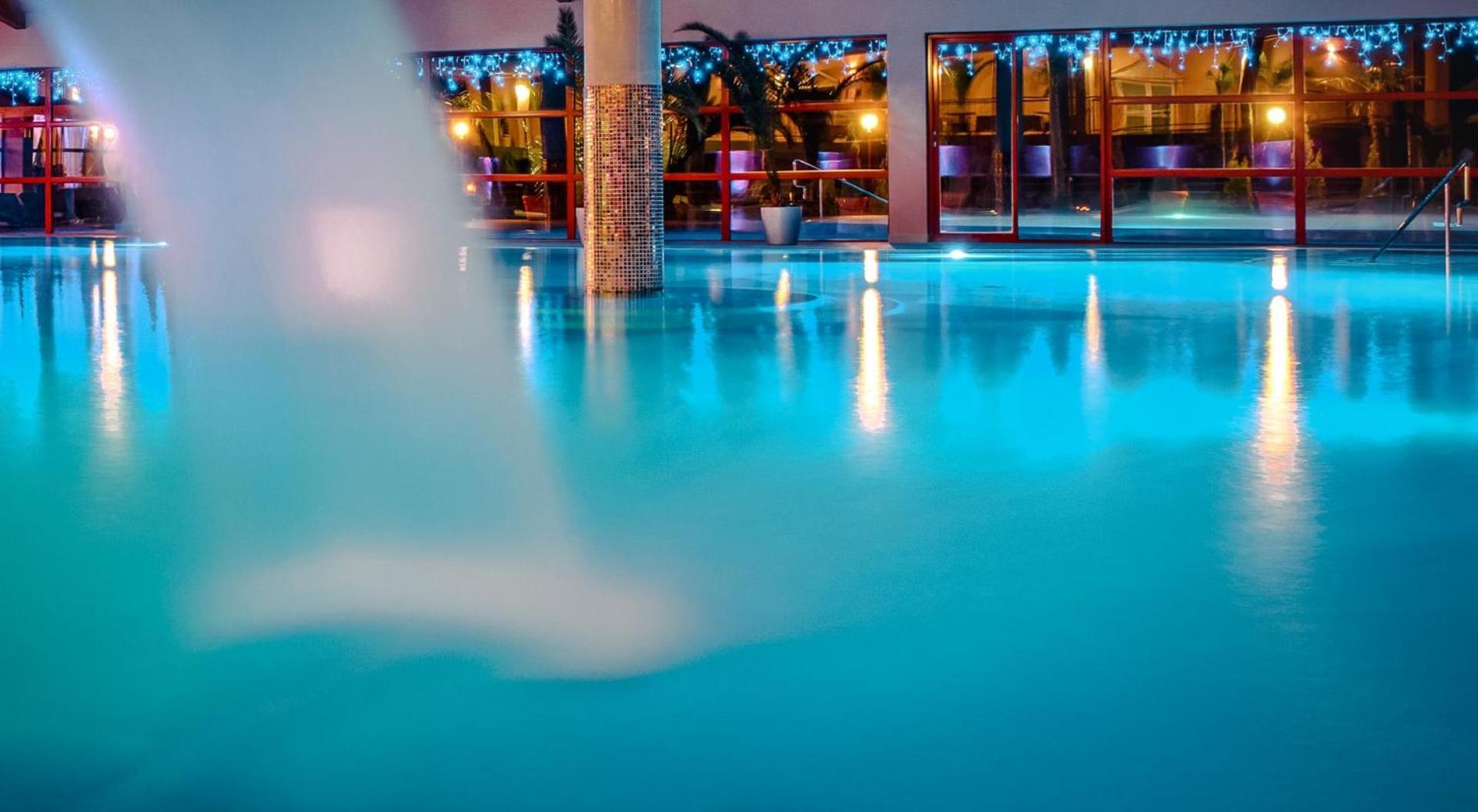 Wellness & Spa Hotel Kaskady Sliač Exterior foto