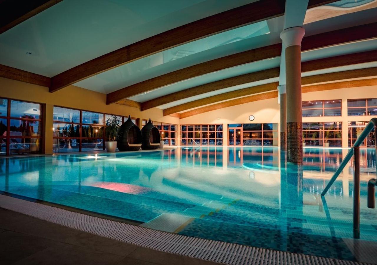 Wellness & Spa Hotel Kaskady Sliač Exterior foto