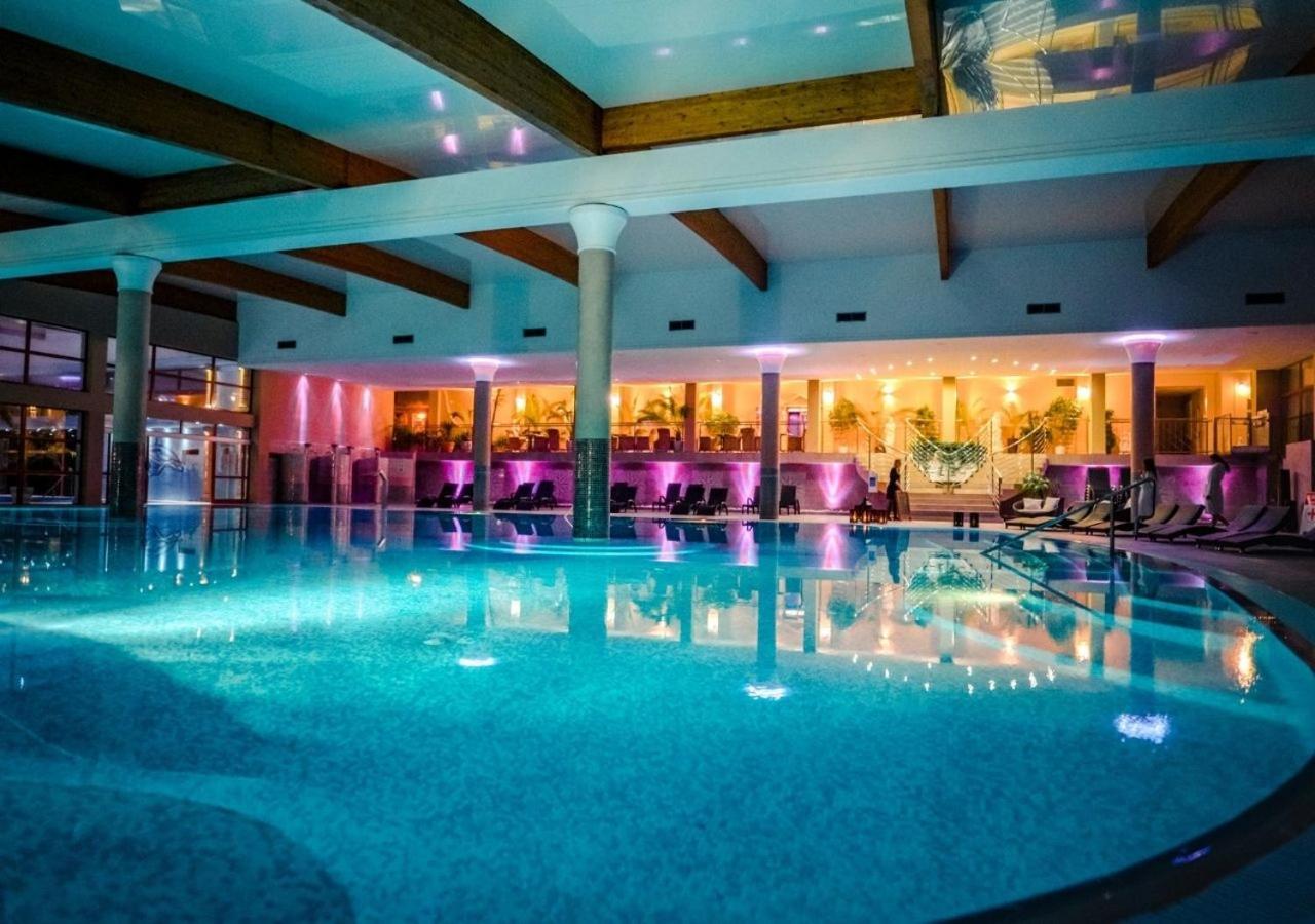 Wellness & Spa Hotel Kaskady Sliač Exterior foto