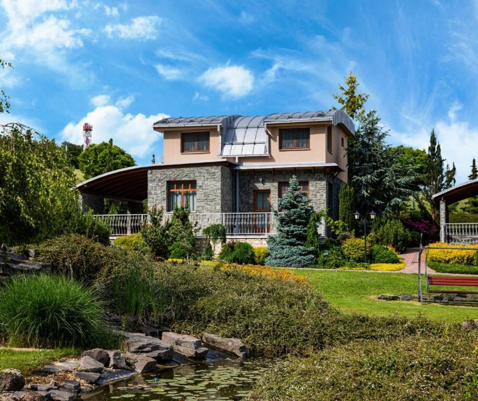 Wellness & Spa Hotel Kaskady Sliač Exterior foto